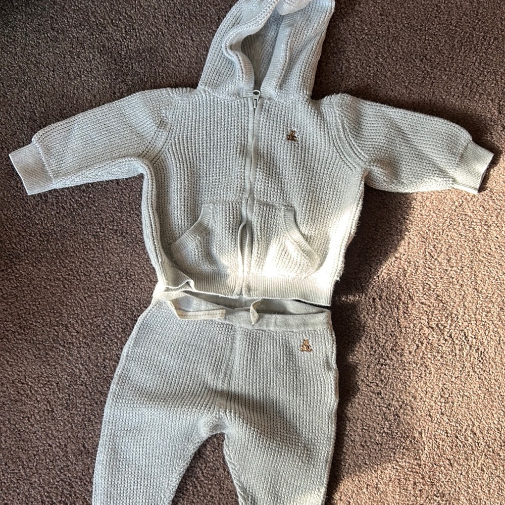Gap sweater set